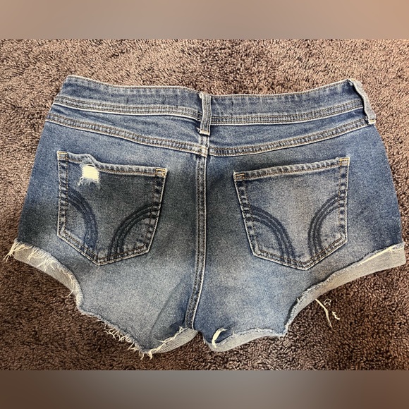 Hollister Low-Waist Boyfriend Shorts - Picture 2 of 3